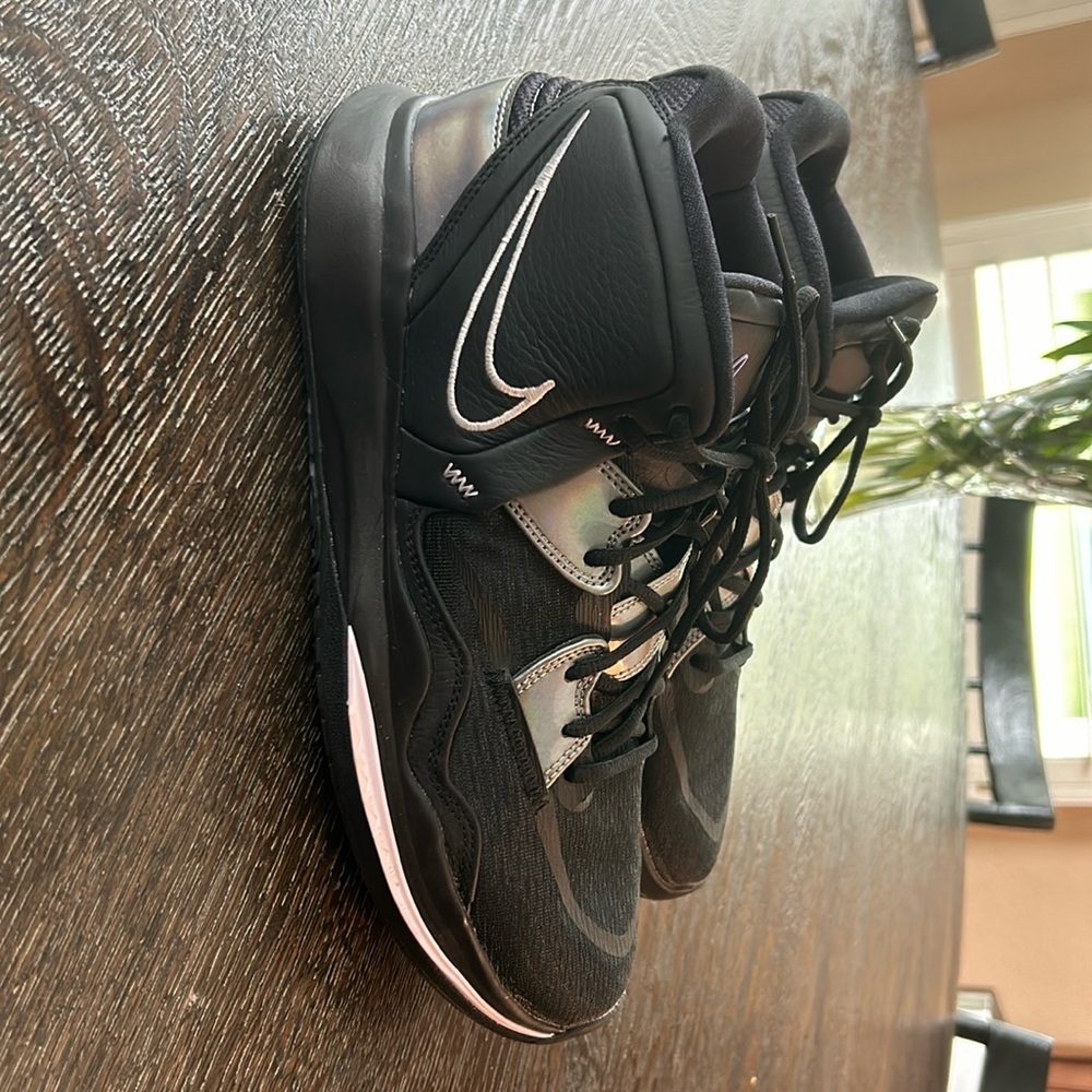 Nike Mens Basketball shoes
